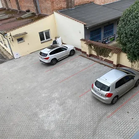 Perla Hradce 103 *