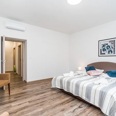 Perla Hradce 103 公寓 Hradec Králové
